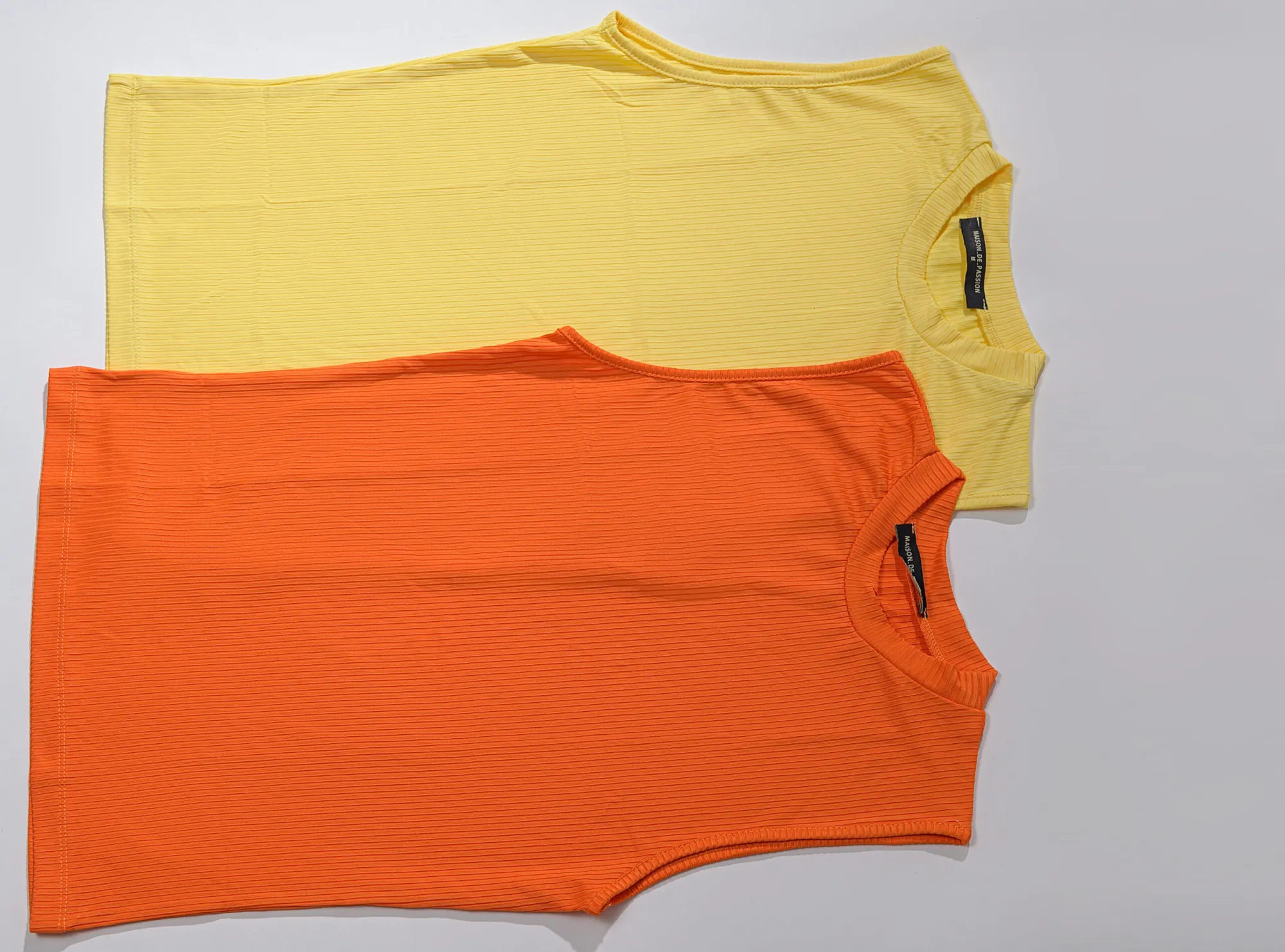 Sleeveless shirt