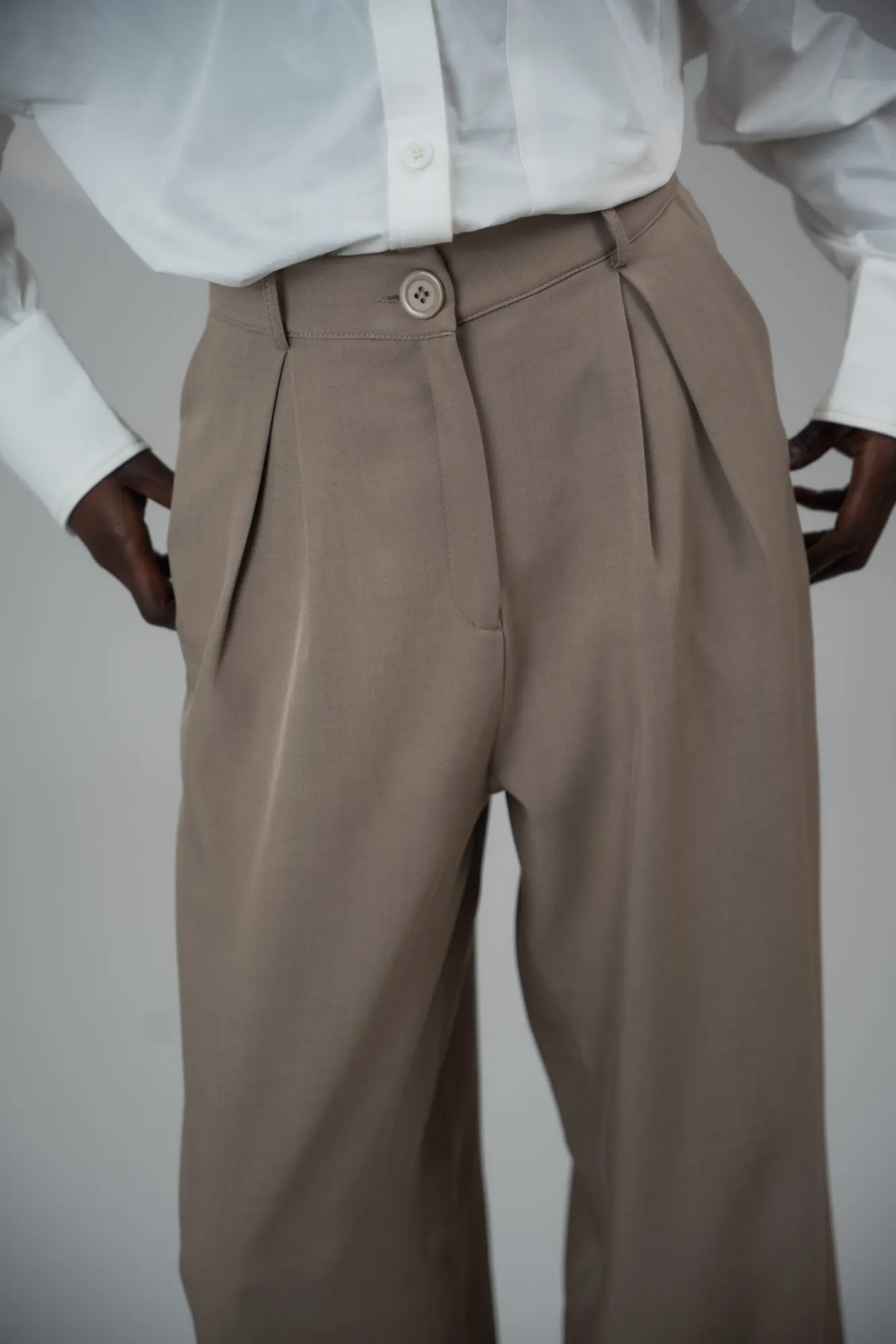 The wide essential pant