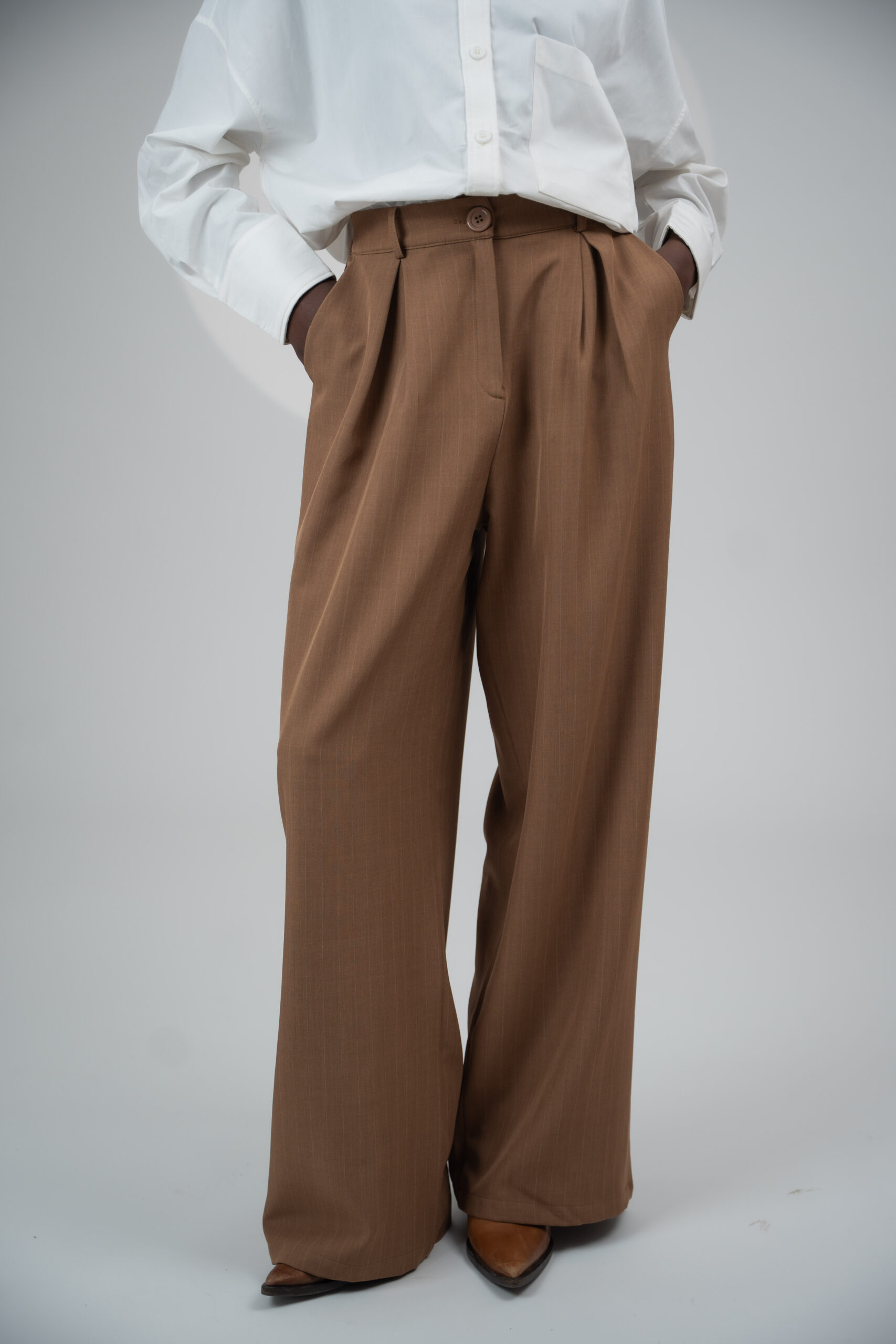 The wide essential pant