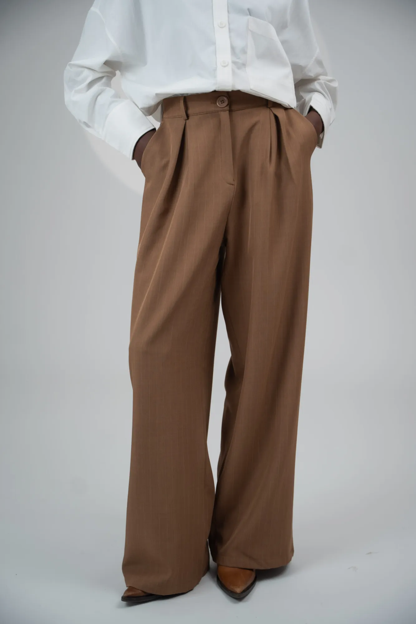 The wide essential pant