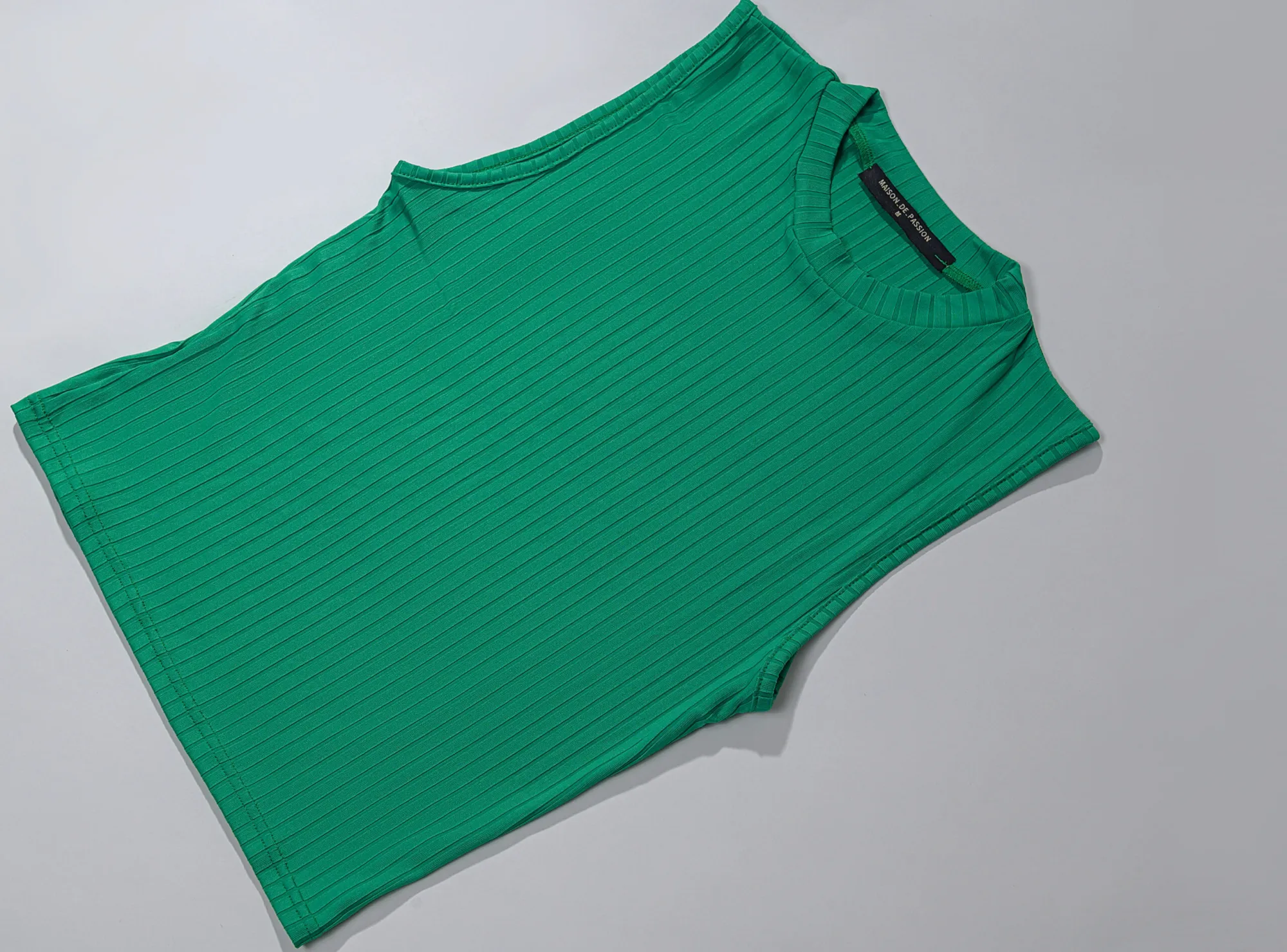 Sleeveless shirt