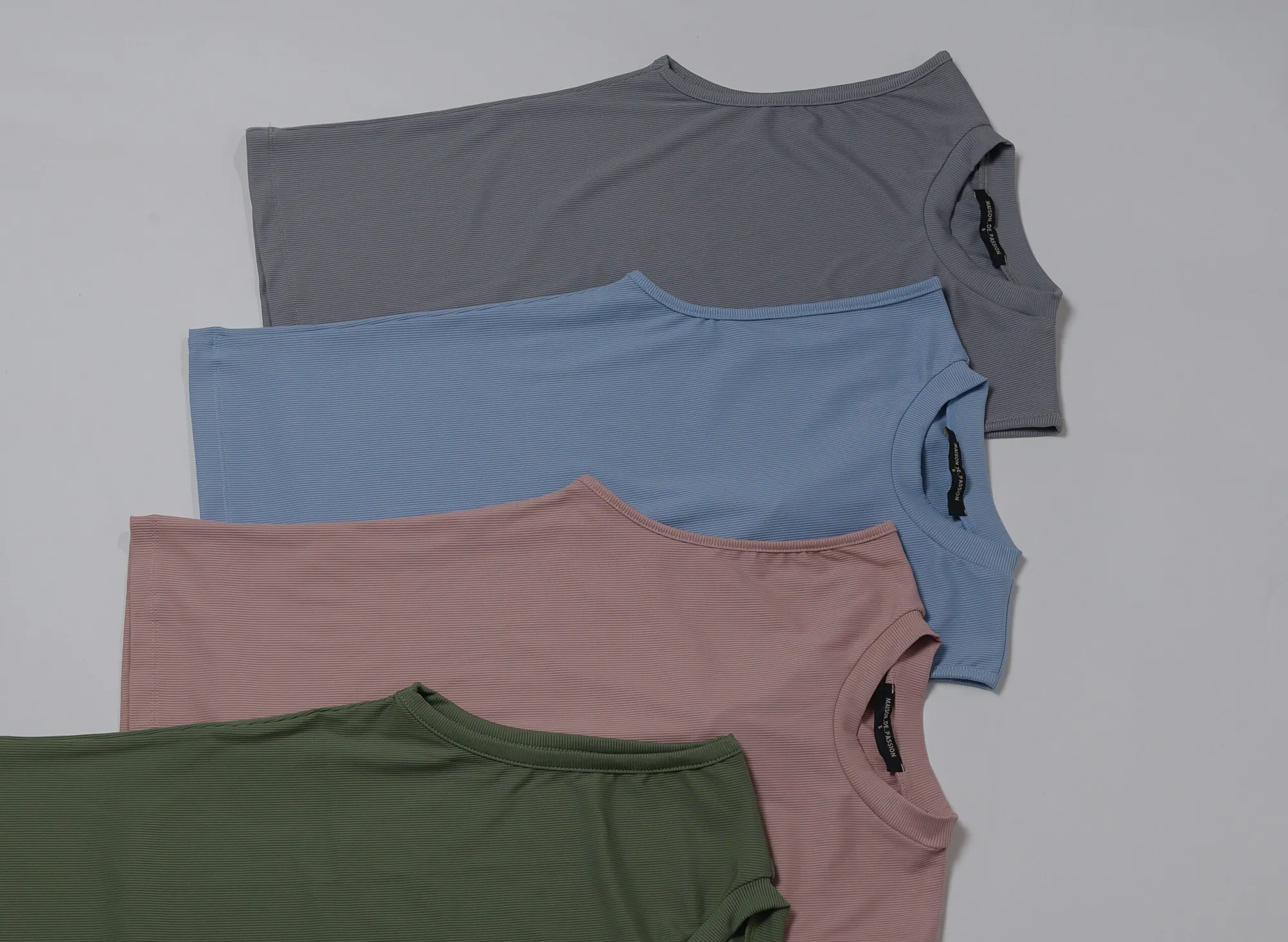 Sleeveless shirt