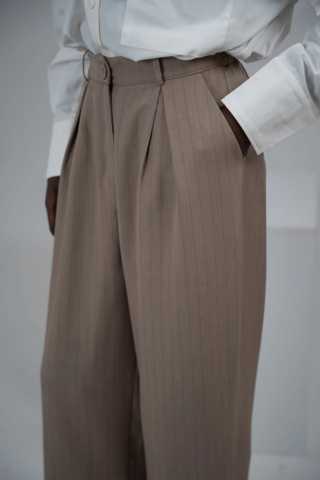 The wide essential pant