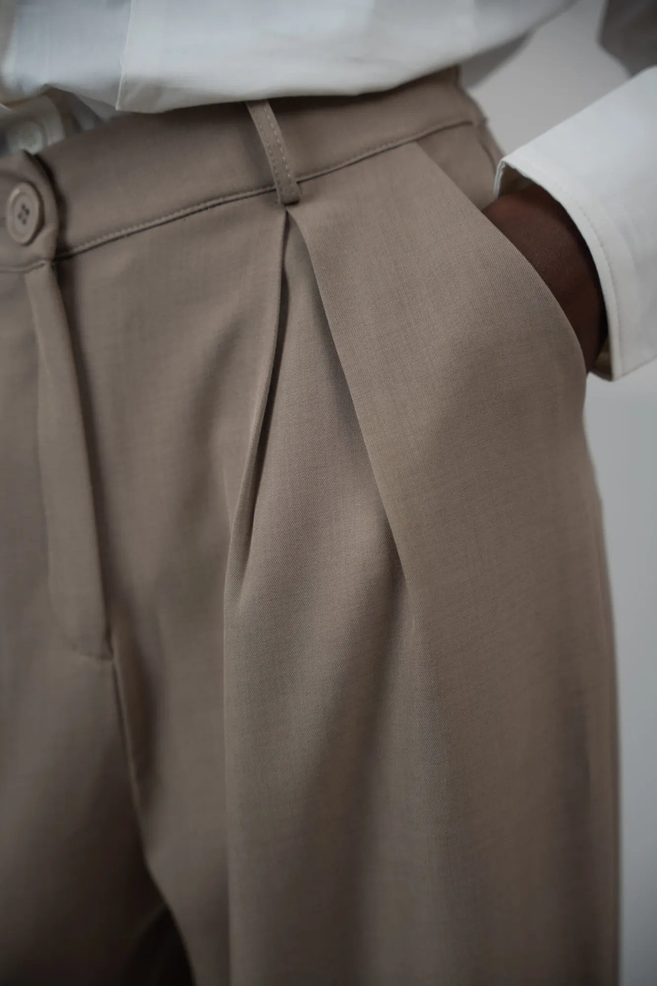 The wide essential pant