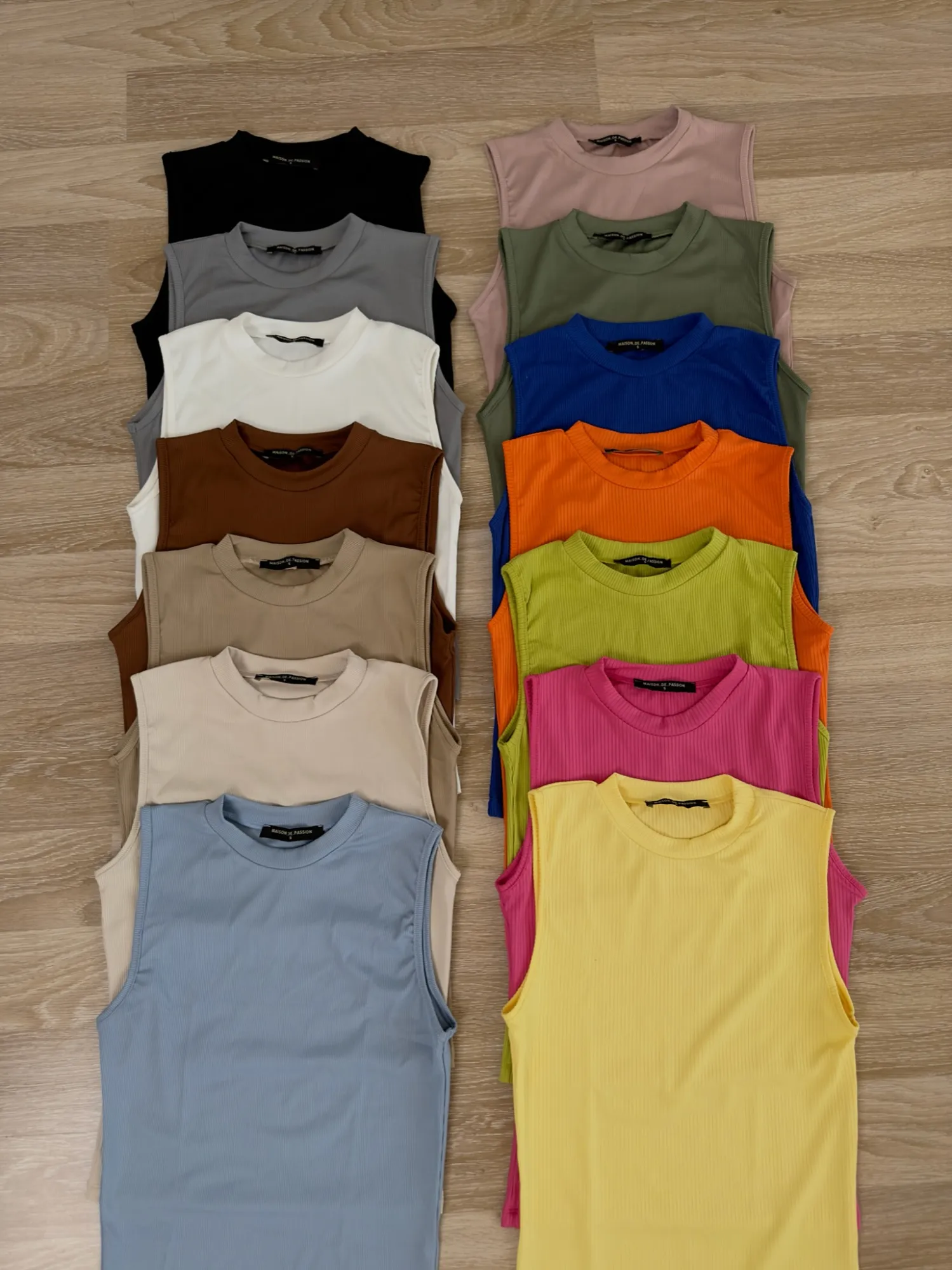 Sleeveless shirt